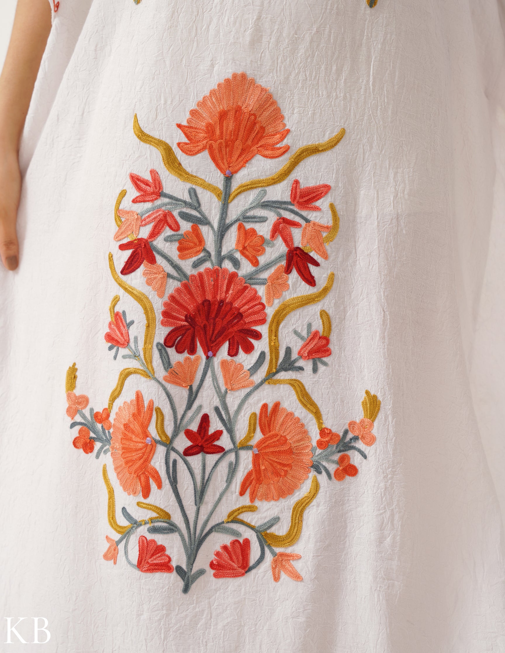 Floral Embroidered White Kaftan - Kashmir Box