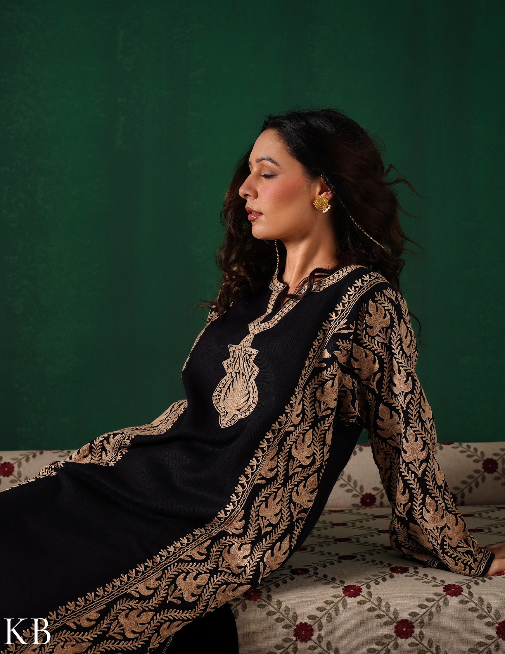 Kashmiri Light Brown Aari Embroidered Woollen Phiran – Black | Timeless Winter Wear - Kashmir Box
