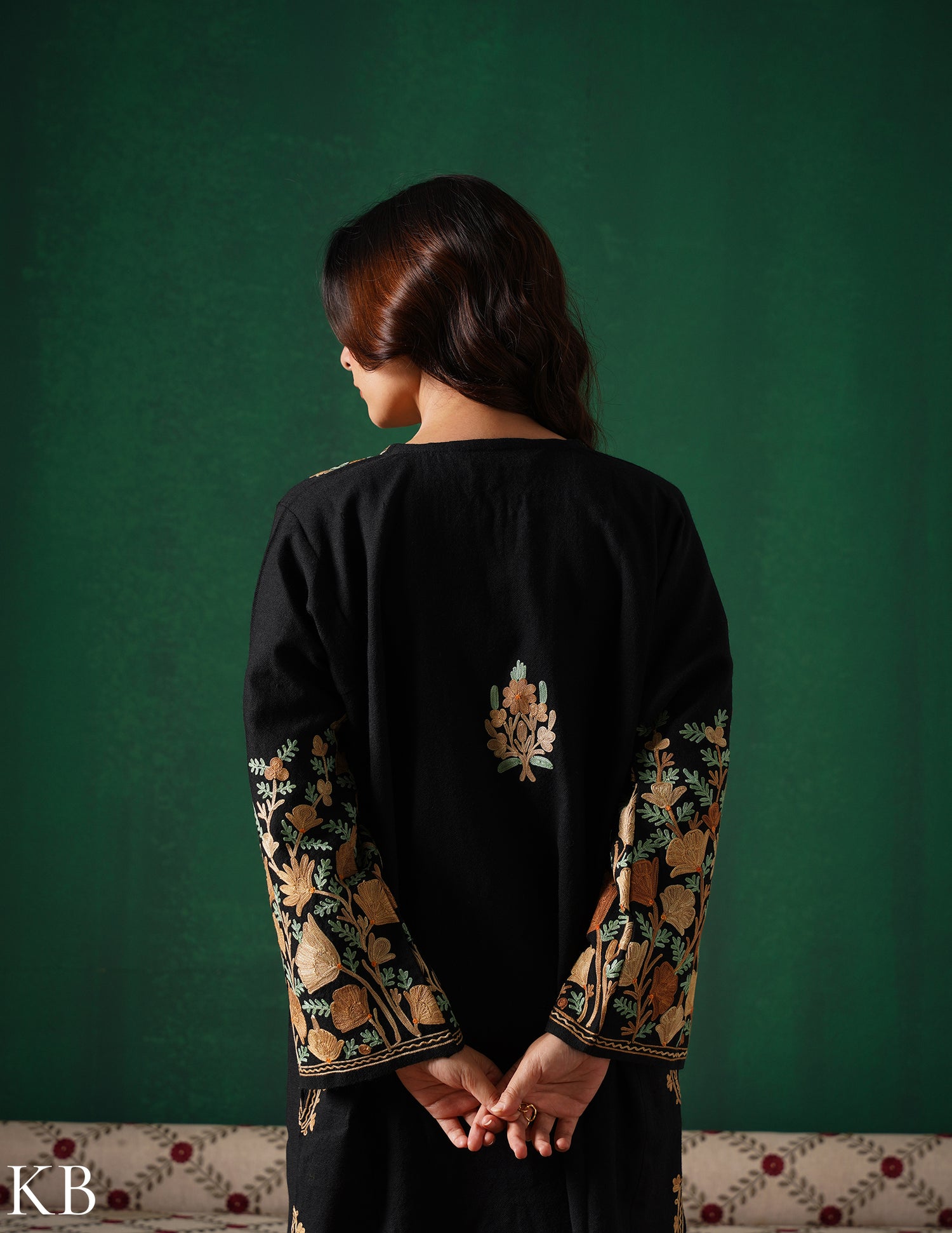 Rang-e-Khizan Pure Luxurious Wool Black Aari Phiran - Kashmir Box