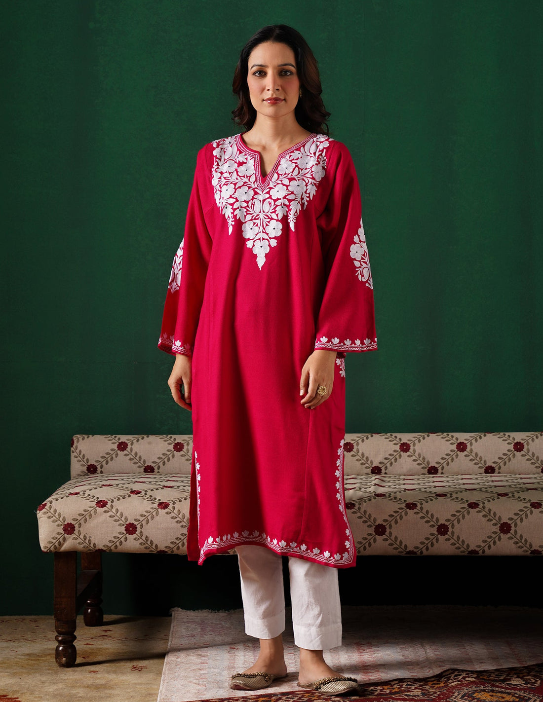 kashmiri dress for ladies A Guide to the Traditional Dress of Kashmir: Styles and Insights