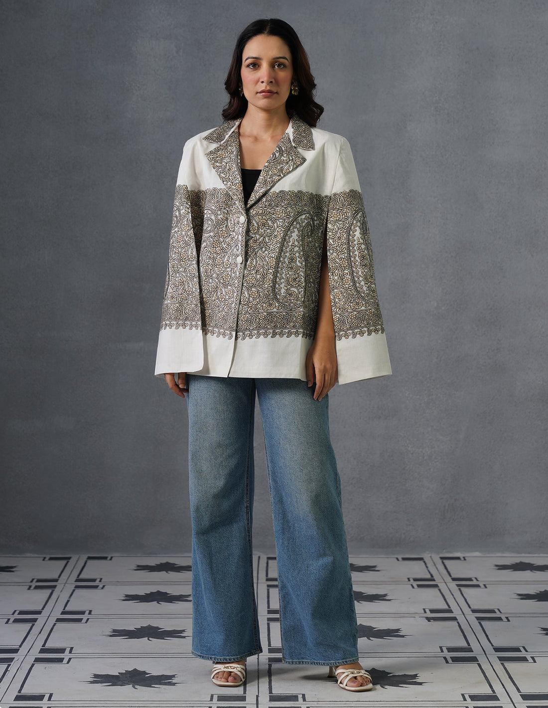 Nayaab Kashmiri Sozni Embroidered Woollen Jacket – White - Kashmir Box