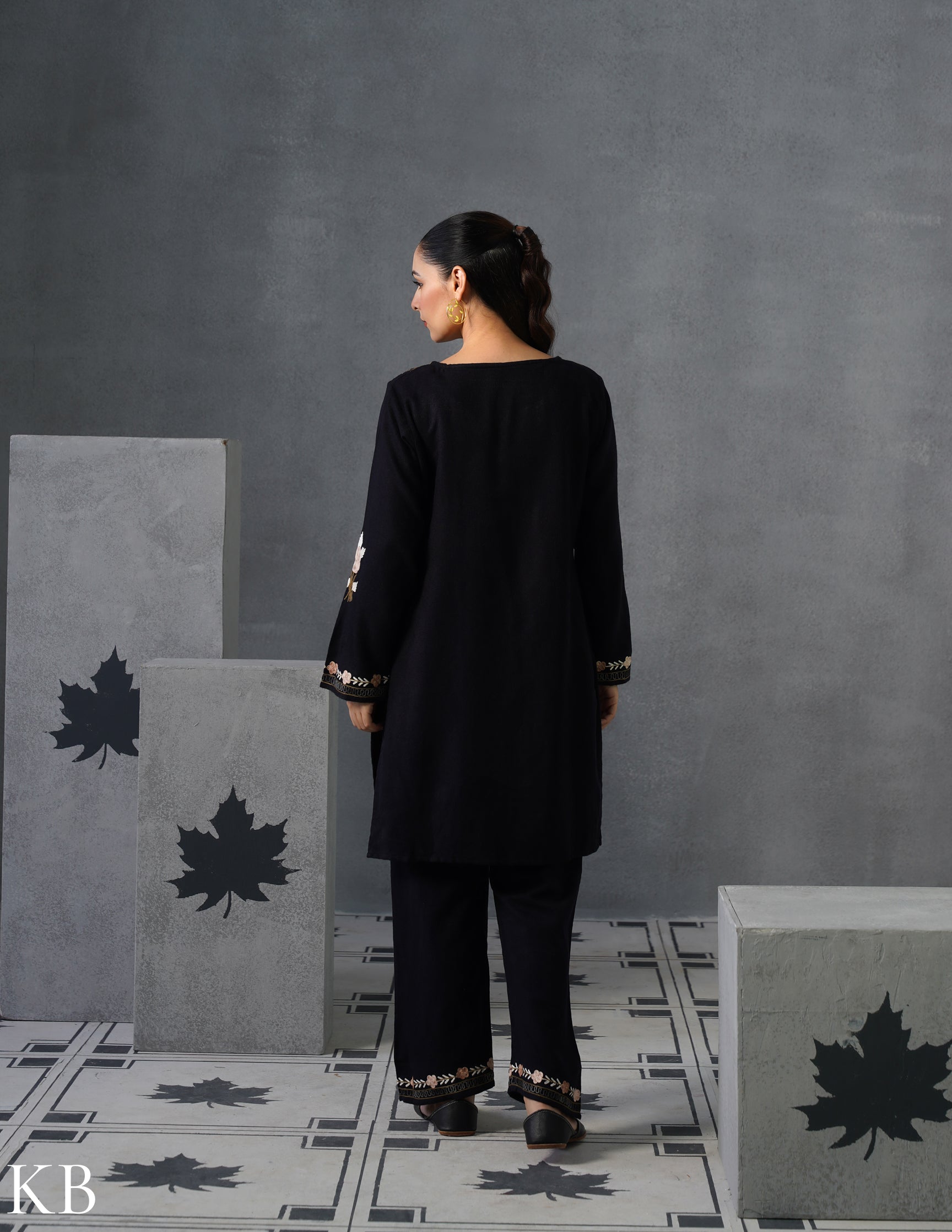 Kashmiri Aari Embroidered Woollen Coordset – Black - Kashmir Box