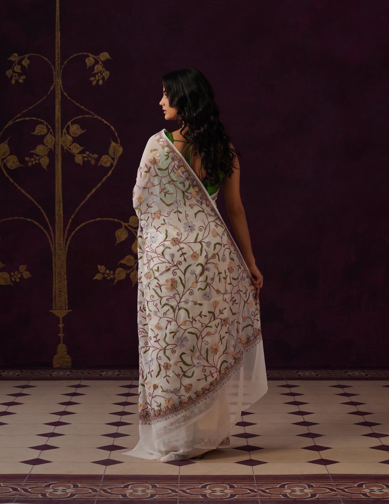 Kashmiri Aari Embroidered Georgette Saree – Off-White