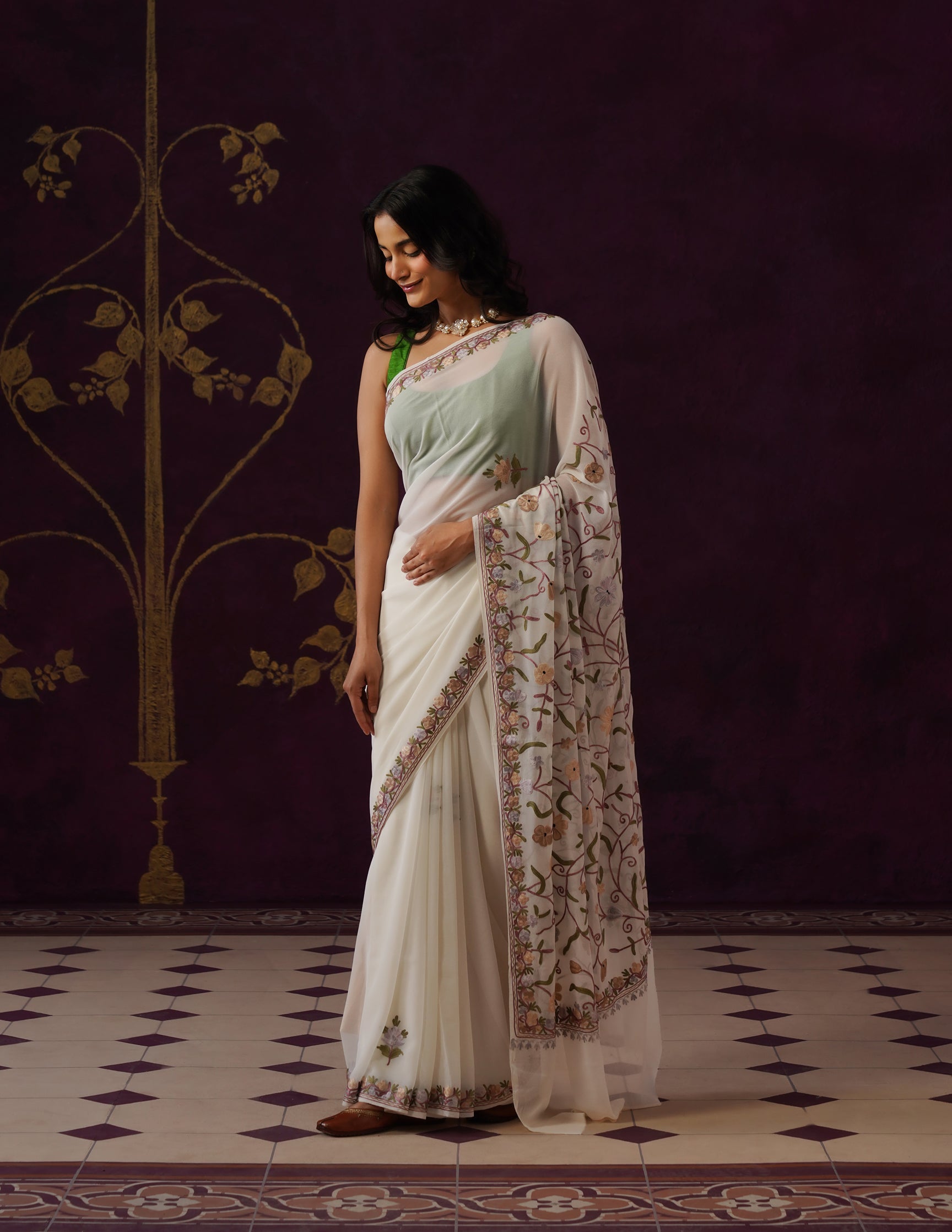 Kashmiri Aari Embroidered Georgette Saree – Off-White