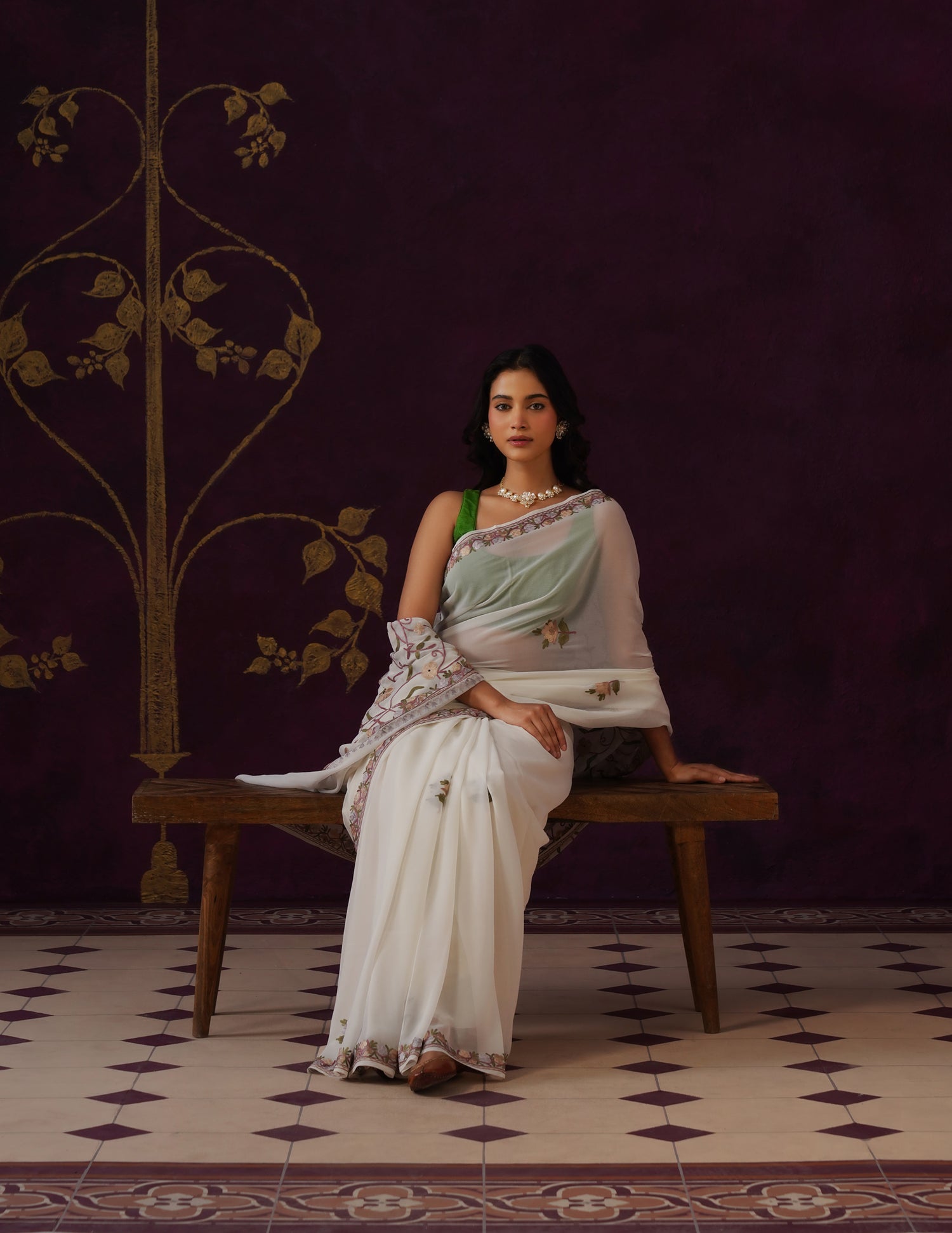 Kashmiri Aari Embroidered Georgette Saree – Off-White