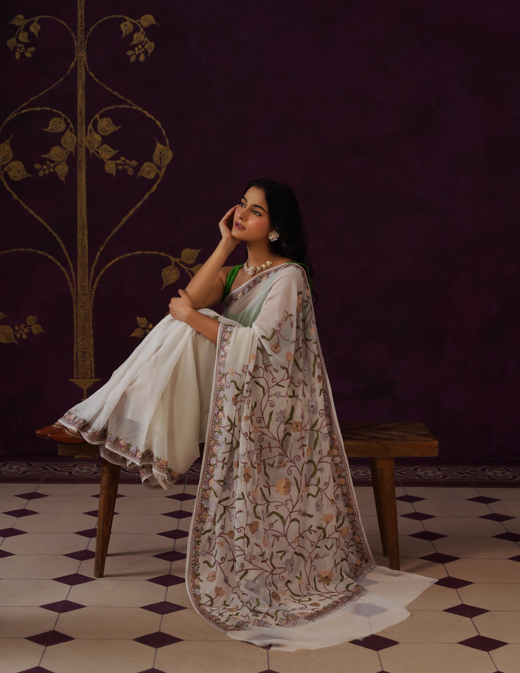 Kashmiri Aari Embroidered Georgette Saree – Off-White