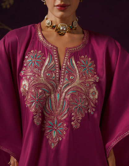 Kashmiri Tilla &amp; Thread Embroidered Silk Kaftan Set – Magenta Pink