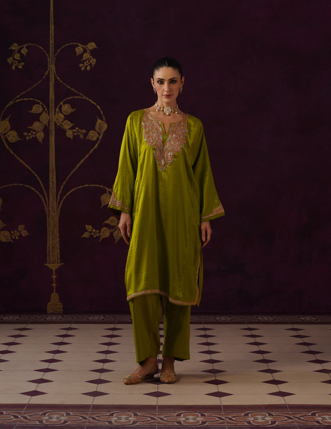 Kashmiri Tilla &amp; Thread Embroidered Silk Phiran Set – Mustard Green