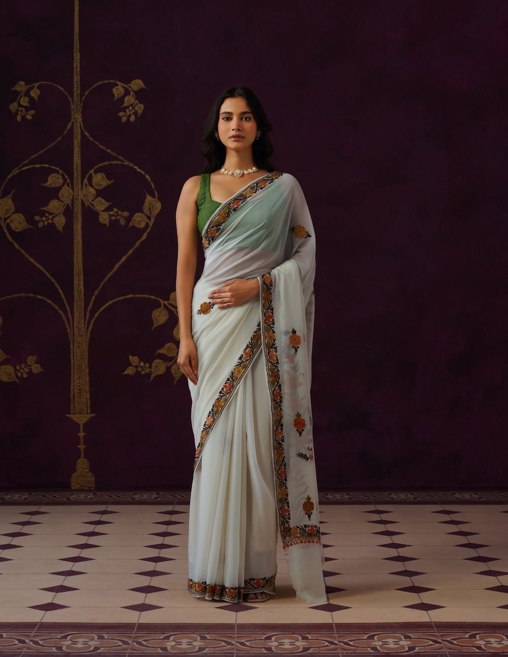 Kashmiri Aari Embroidered Georgette Saree – Off-White