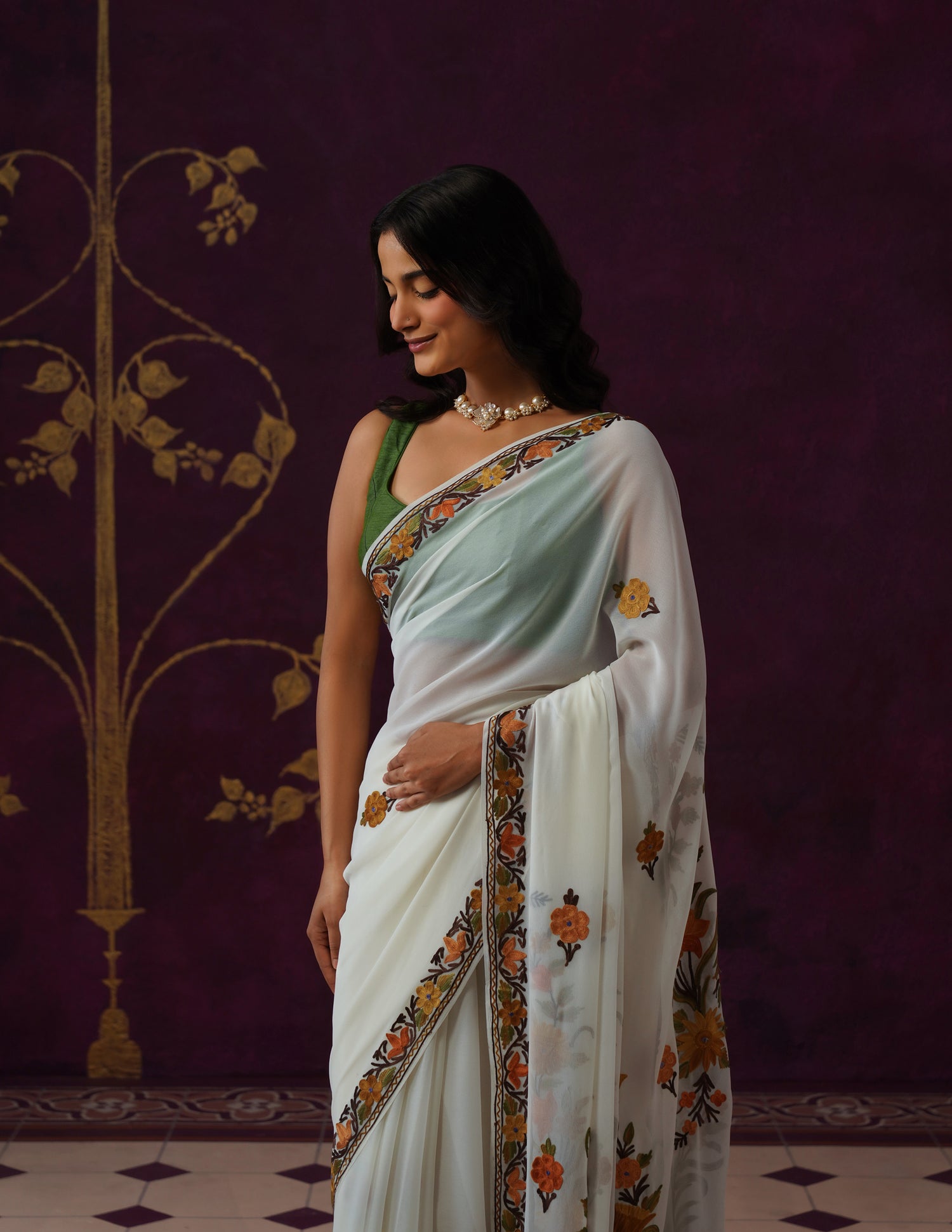 Kashmiri Aari Embroidered Georgette Saree – Off-White