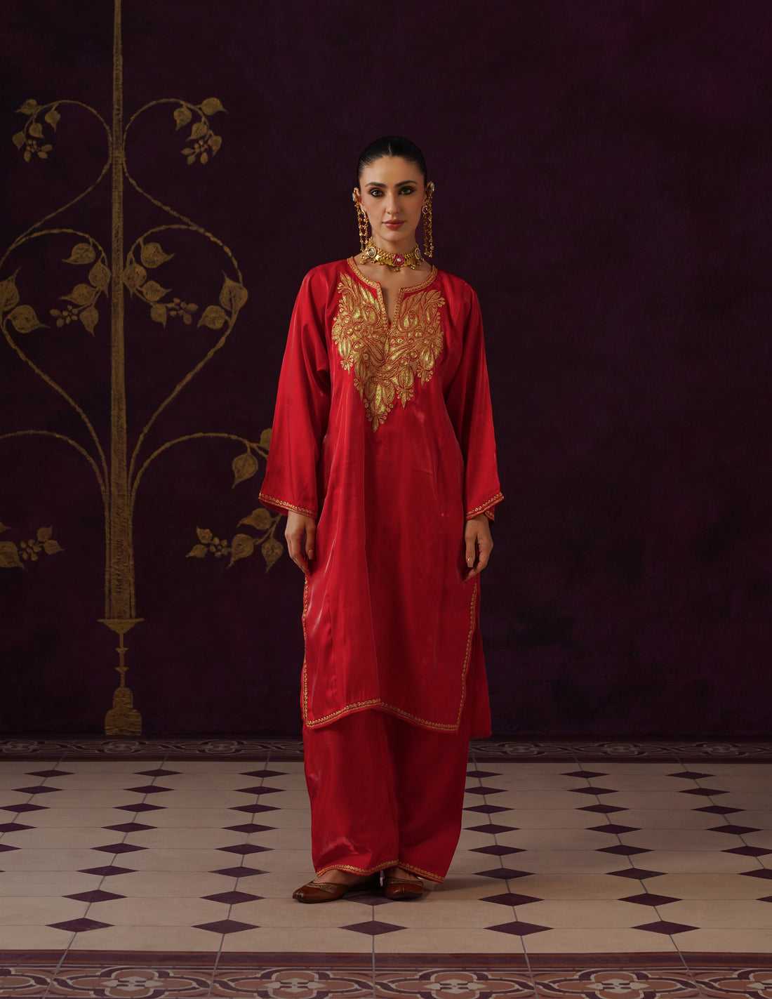 Kashmiri Tilla Embroidered Silk Phiran Set – Red