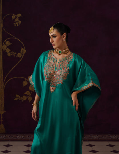 Kashmiri Tilla &amp; Thread Embroidered Silk Kaftan Set – Emerald Green