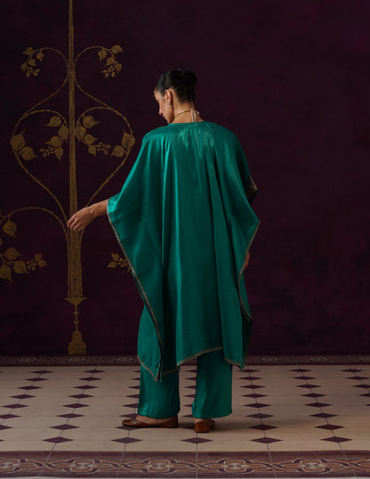 Kashmiri Tilla &amp; Thread Embroidered Silk Kaftan Set – Emerald Green
