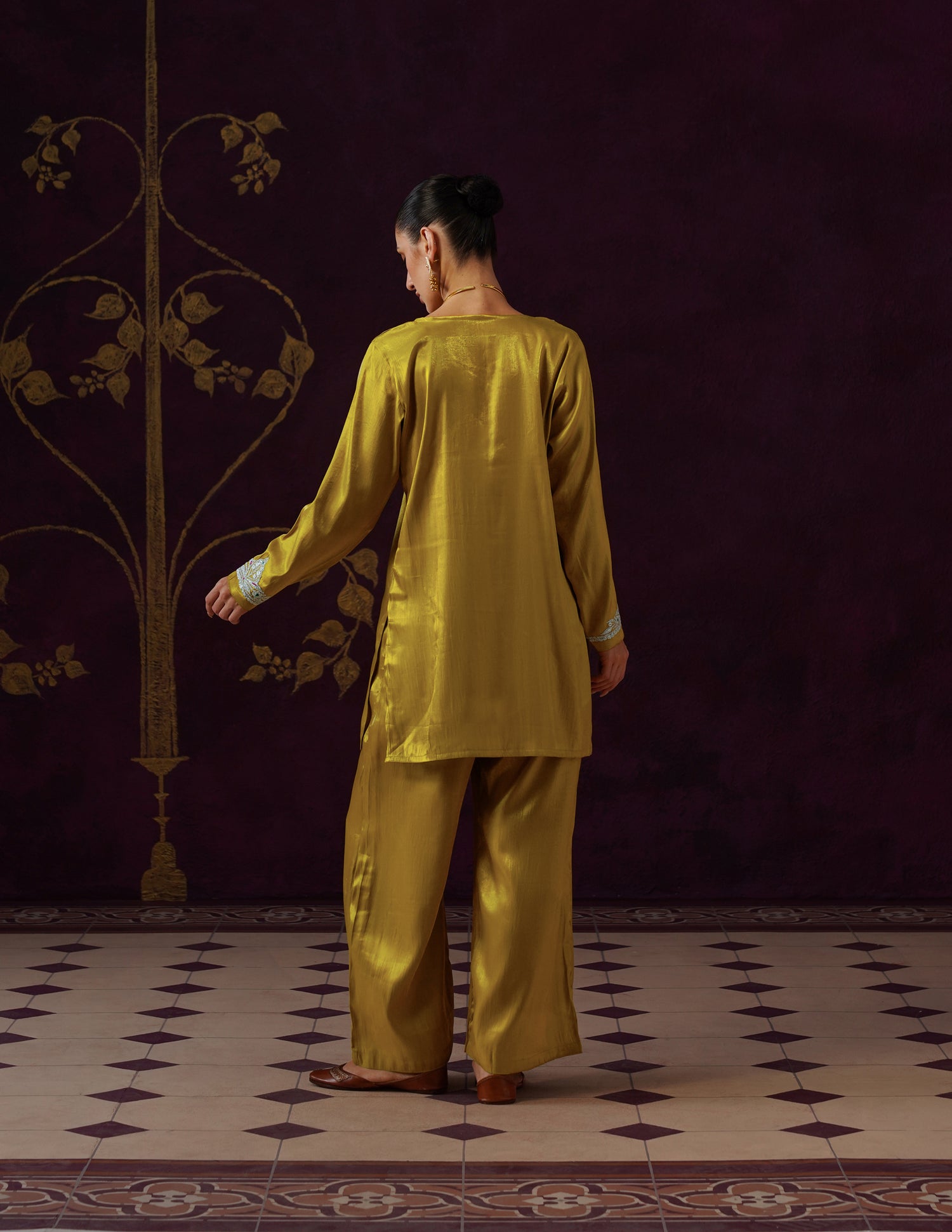 Kashmiri Tilla &amp; Thread Embroidered Silk Co-ord Set – Mustard Yellow