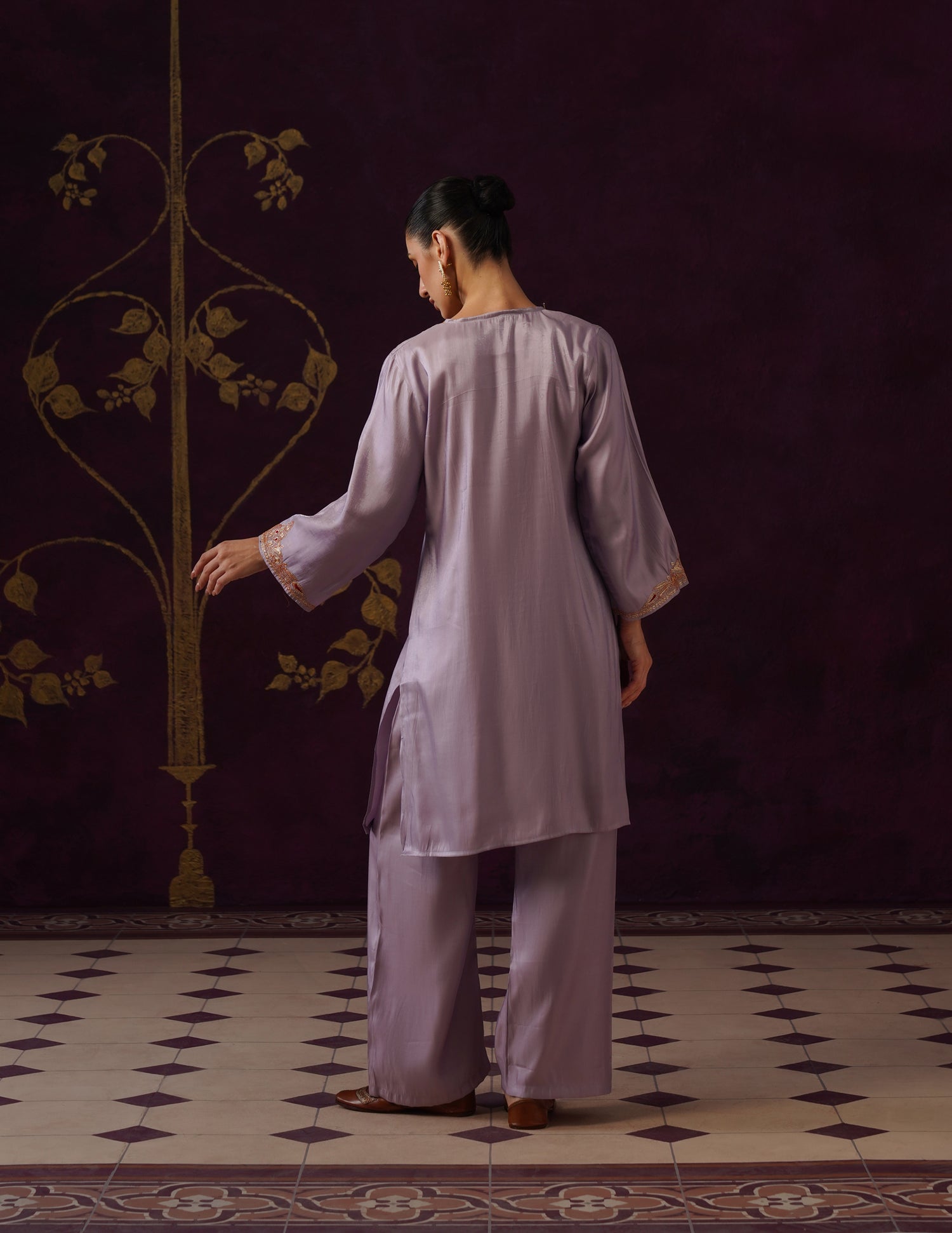 Kashmiri Tilla &amp; Thread Embroidered Silk Co-ord Set – Dusty Lavender