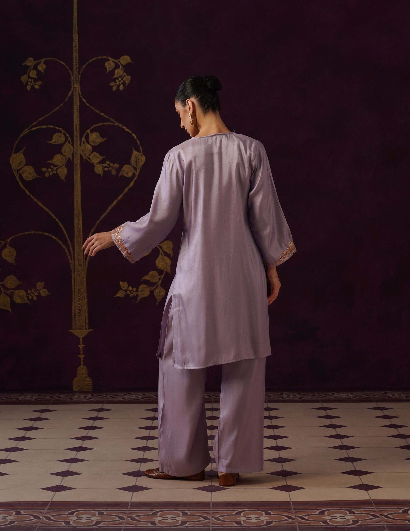 Kashmiri Tilla &amp; Thread Embroidered Silk Co-ord Set – Dusty Lavender