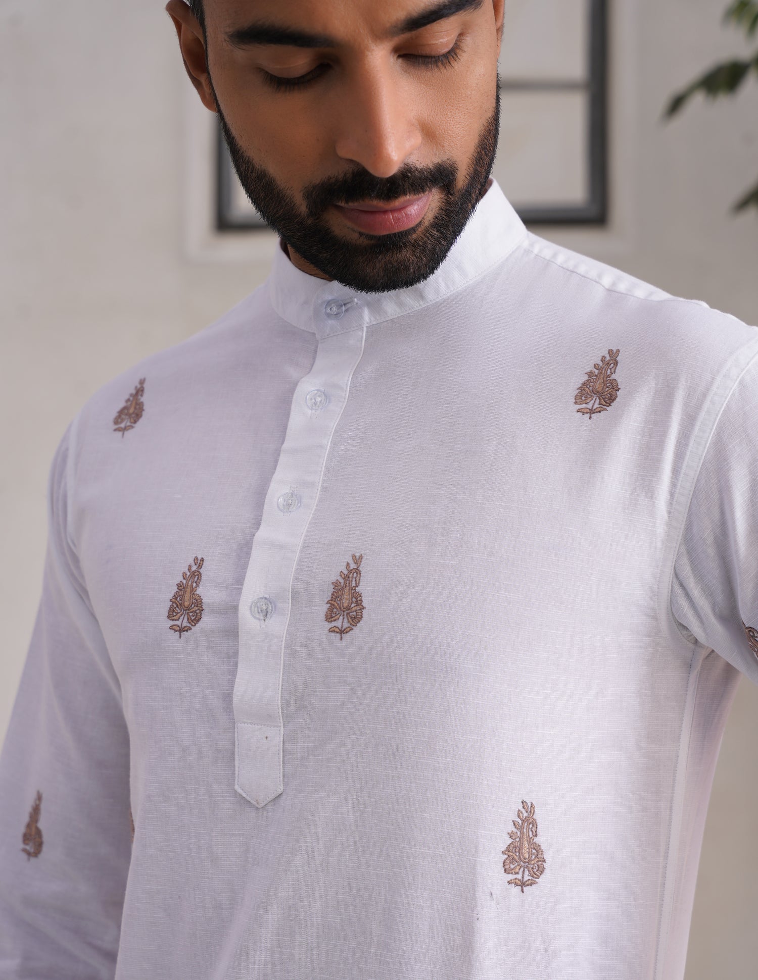Kashmiri Sozni Paisley Embroidered Linen Cotton Short Kurta – White | Handcrafted Heritage - Kashmir Box