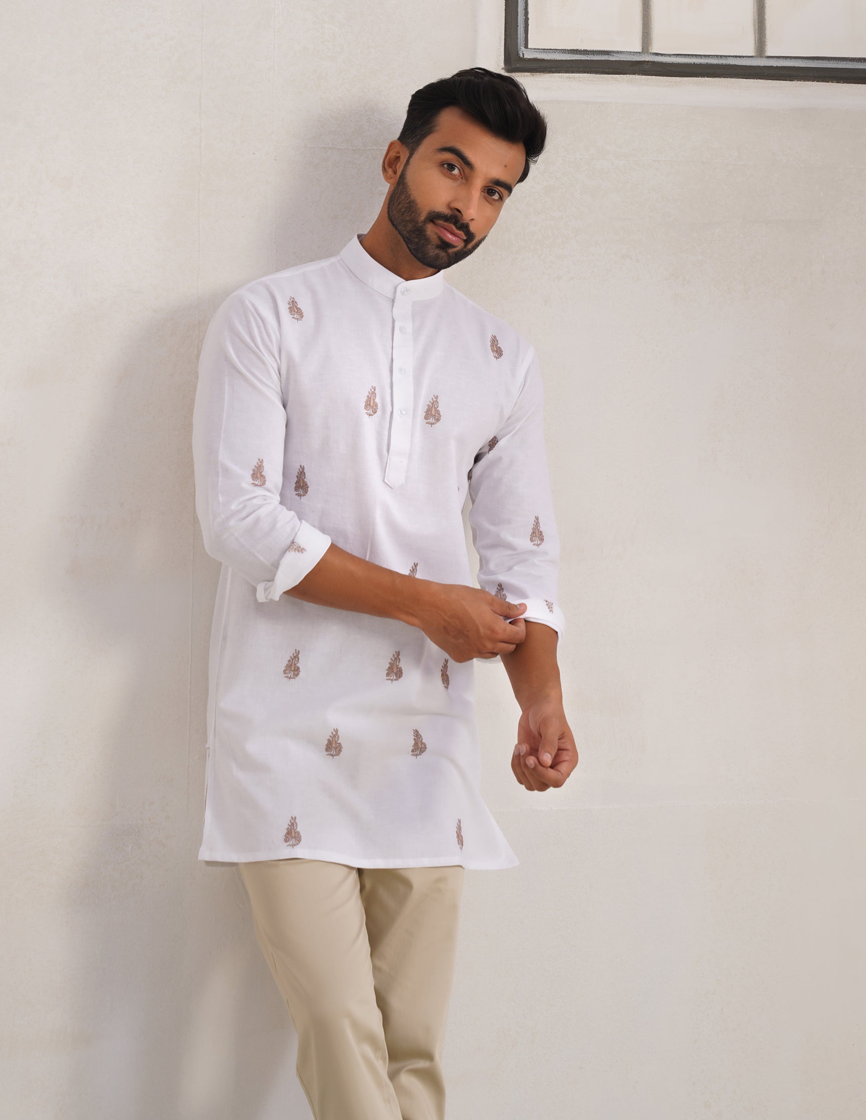 Kashmiri Sozni Paisley Embroidered Linen Cotton Short Kurta – White | Handcrafted Heritage - Kashmir Box