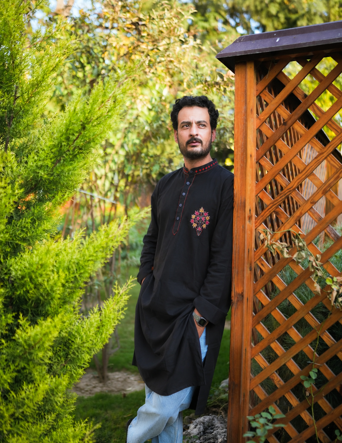 Yawar Abdal × Kashmir Box Sozni Multicolour Chinar Linen Cotton Long Kurta – Black | Handmade Heritage - Kashmir Box