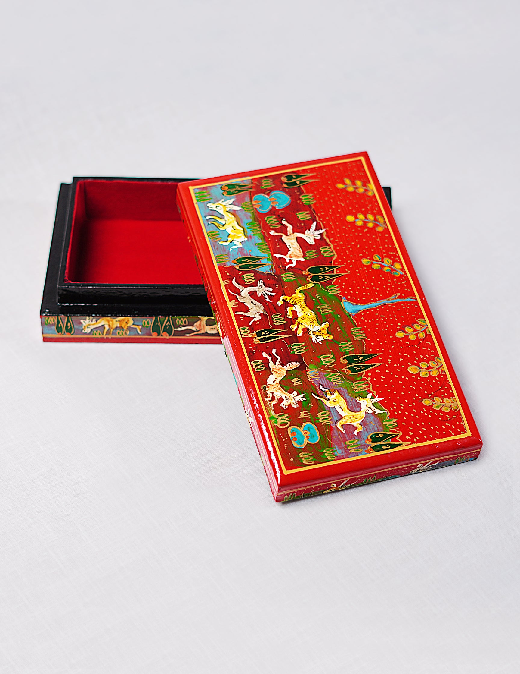 Handmade Kashmir Papier-Mâché Flat Box — Hand-Painted Design | 10 cm (L) × 17.5 cm (B) × 3.5 cm (H)