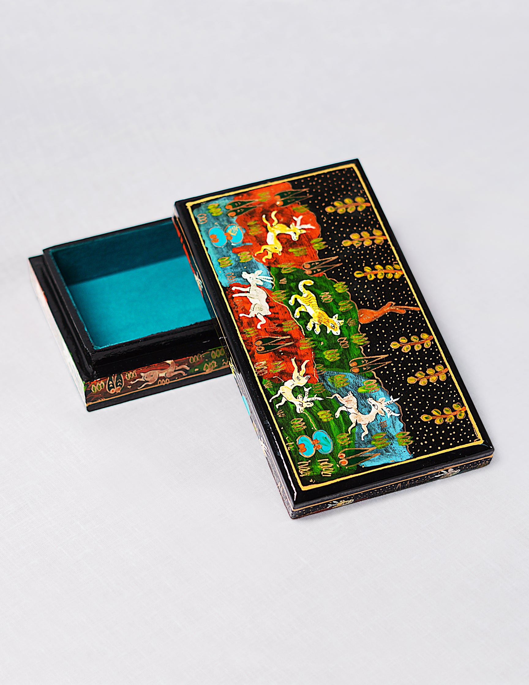Handmade Kashmir Papier-Mâché Flat Box — Hand-Painted Design | 10 cm (L) × 17.5 cm (B) × 3.5 cm (H)