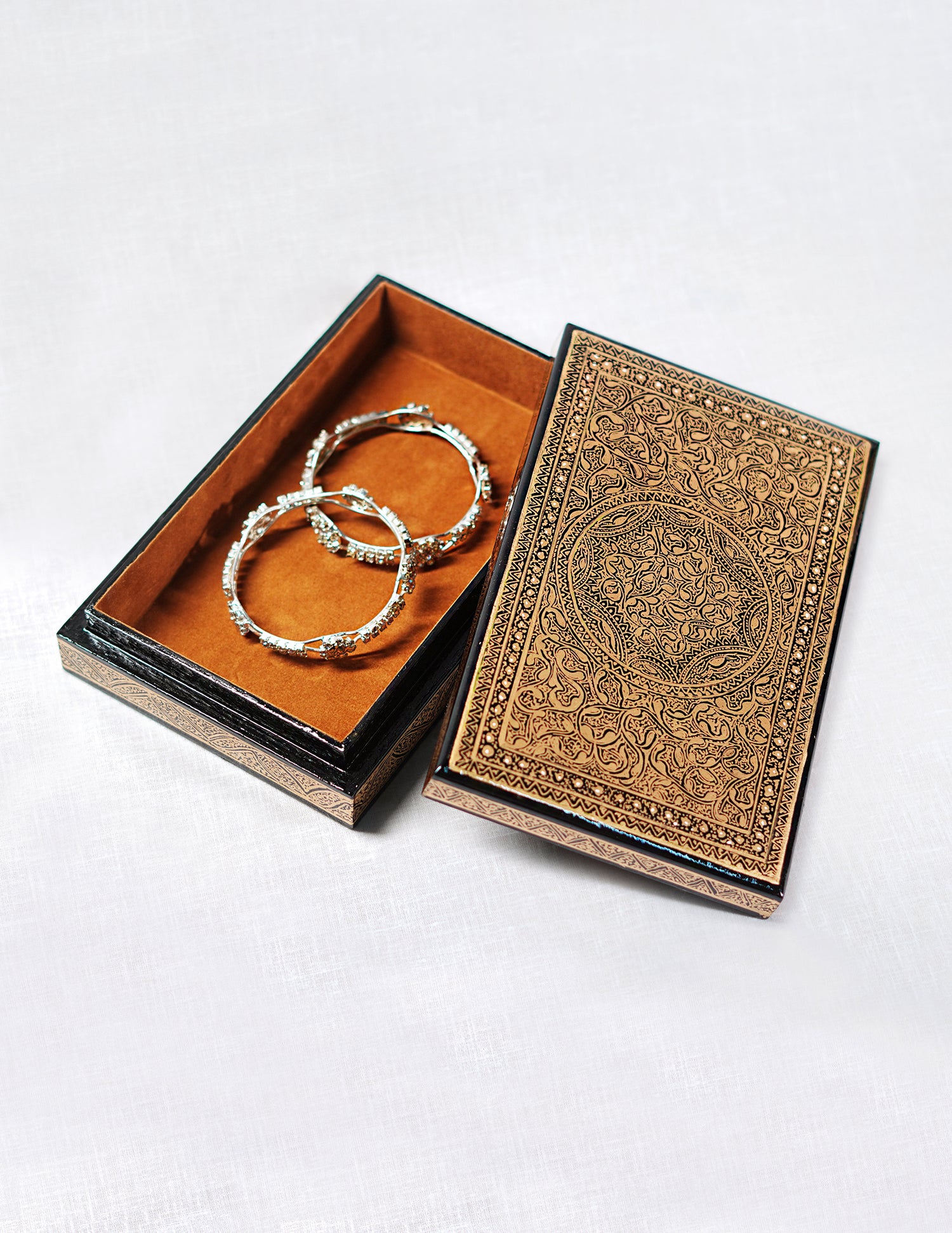 Handmade Kashmir Papier-Mâché Flat Box — Hand-Painted Design | 12.5 cm (L) × 20 cm (B) × 4.3 cm (H)