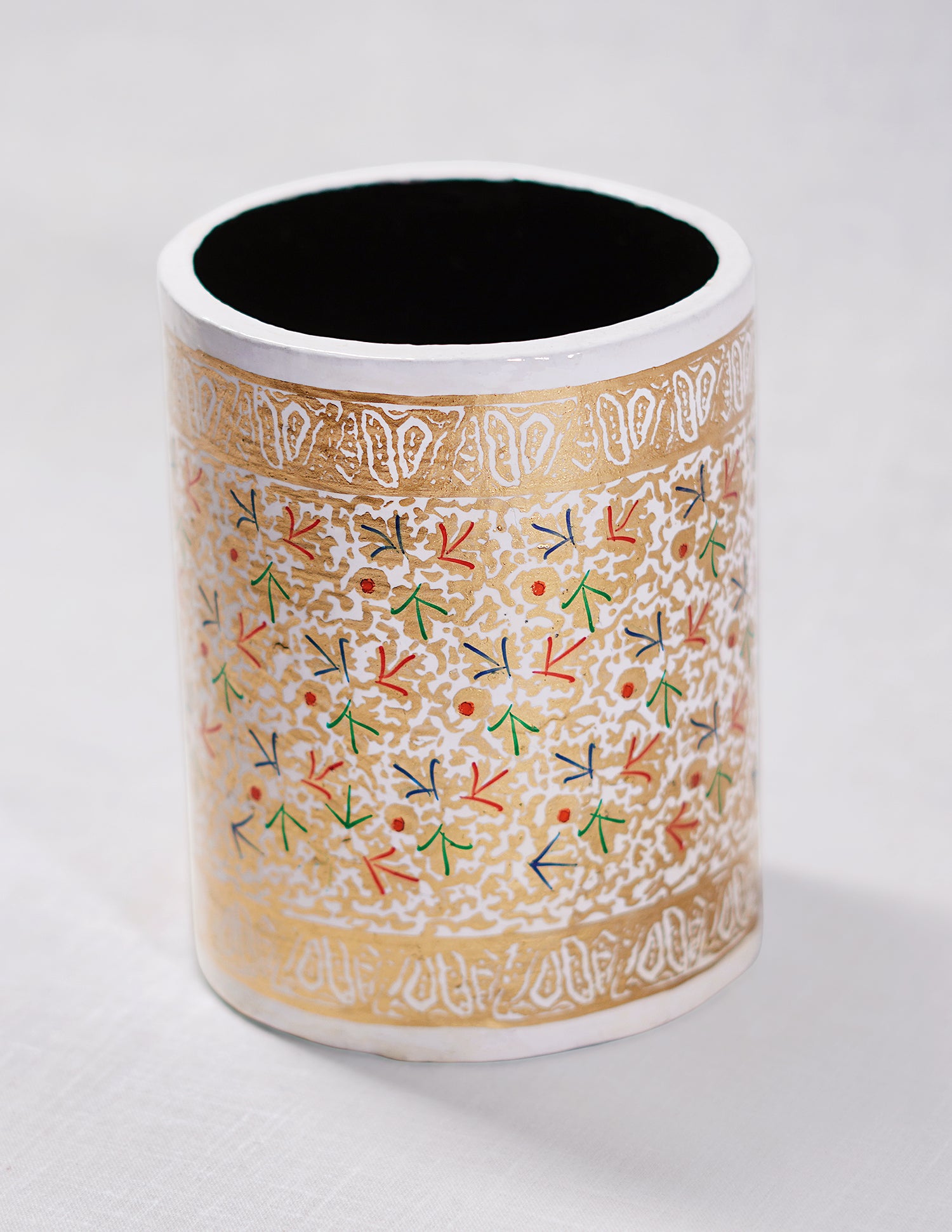 Handmade Kashmir Papier-Mâché Pen Holder — Hand-Painted Design | Ø 7.5 cm × 10.8 cm (H)