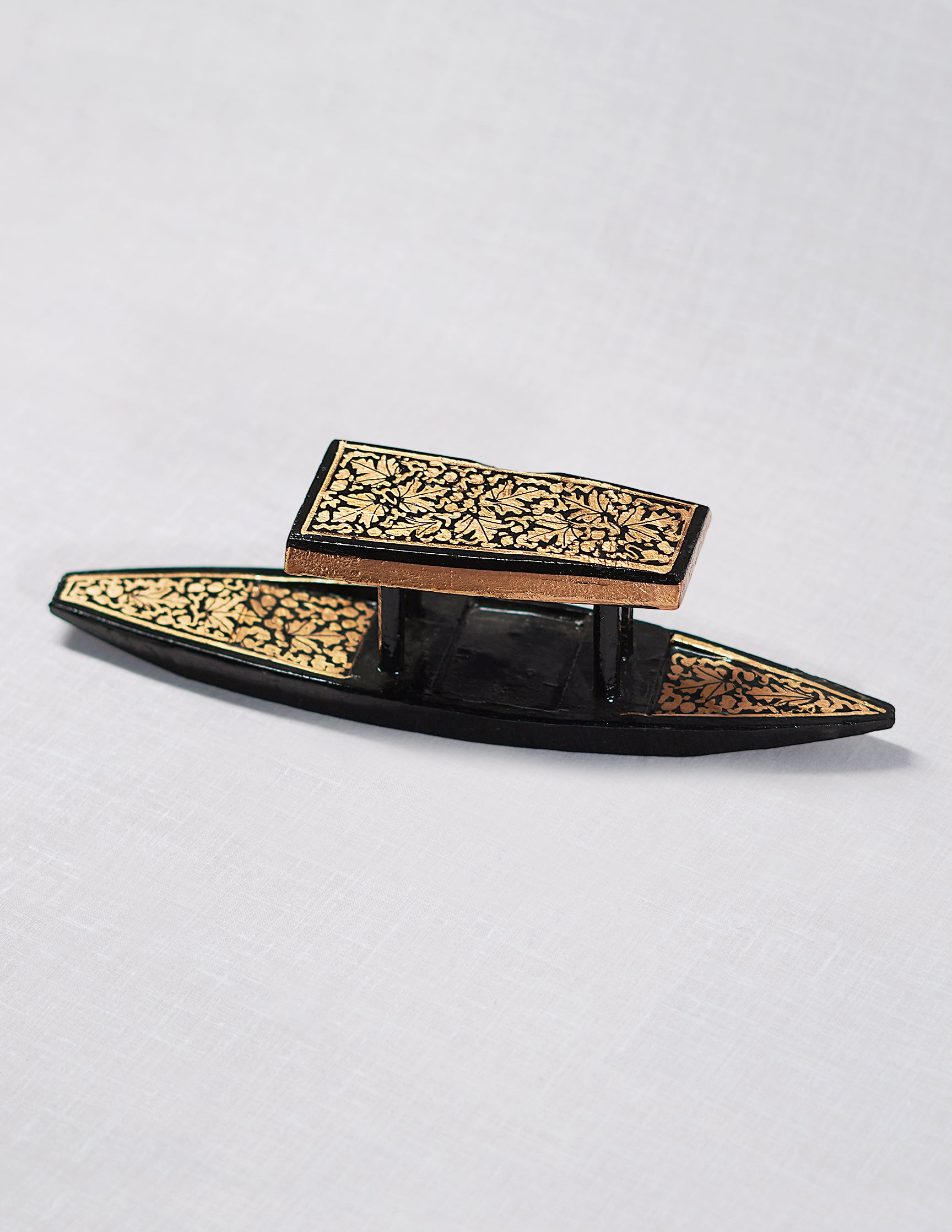 Handmade Kashmir Papier-Mâché Decorative Shikara — Hand-Painted Design | 4 cm (L) × 21 cm (B) × 5.5 cm (H)