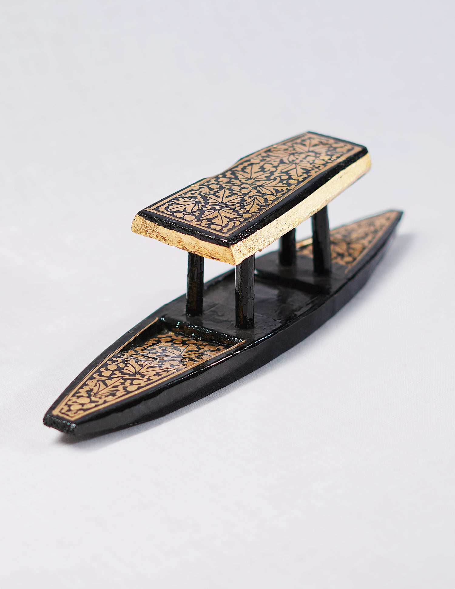 Handmade Kashmir Papier-Mâché Decorative Shikara — Hand-Painted Design | 4 cm (L) × 21 cm (B) × 5.5 cm (H)