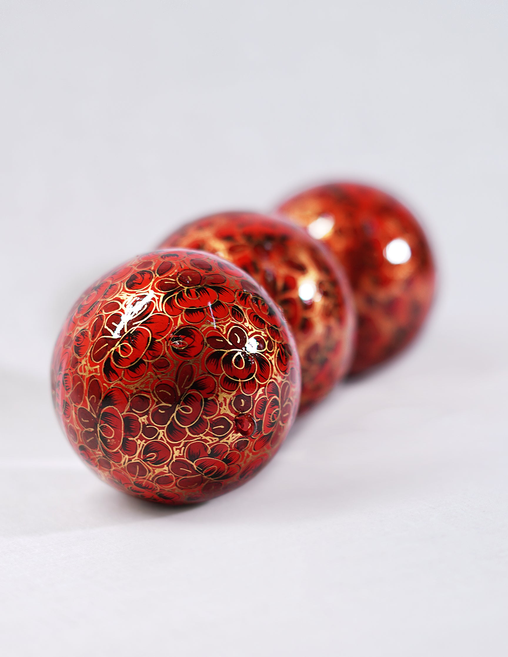 Handmade Kashmir Papier-Mâché Balls (Set of 3) — Hand-Painted Design | Ø 7 cm each (set of 3)