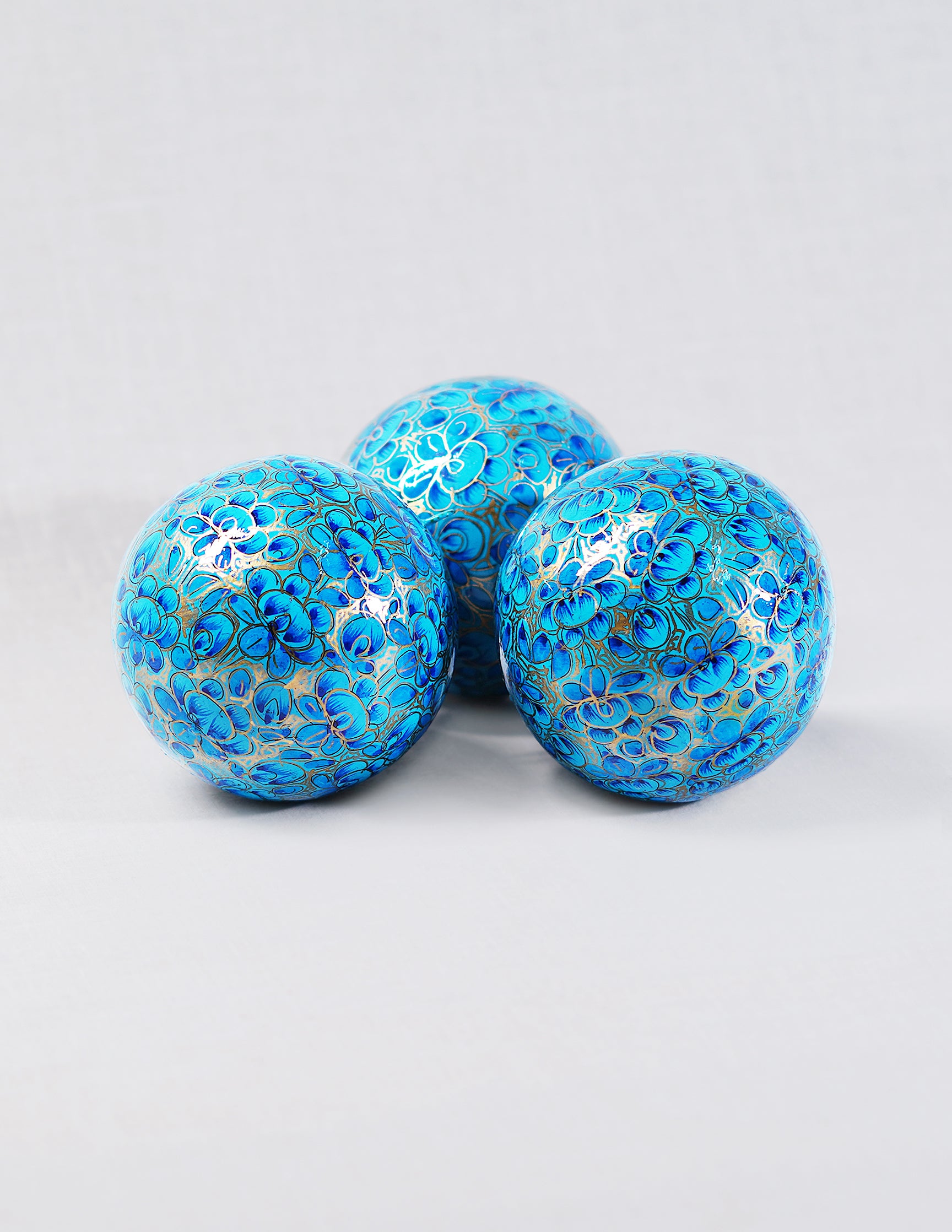 Handmade Kashmir Papier-Mâché Balls (Set of 3) — Hand-Painted Design | Ø 7 cm each (set of 3)