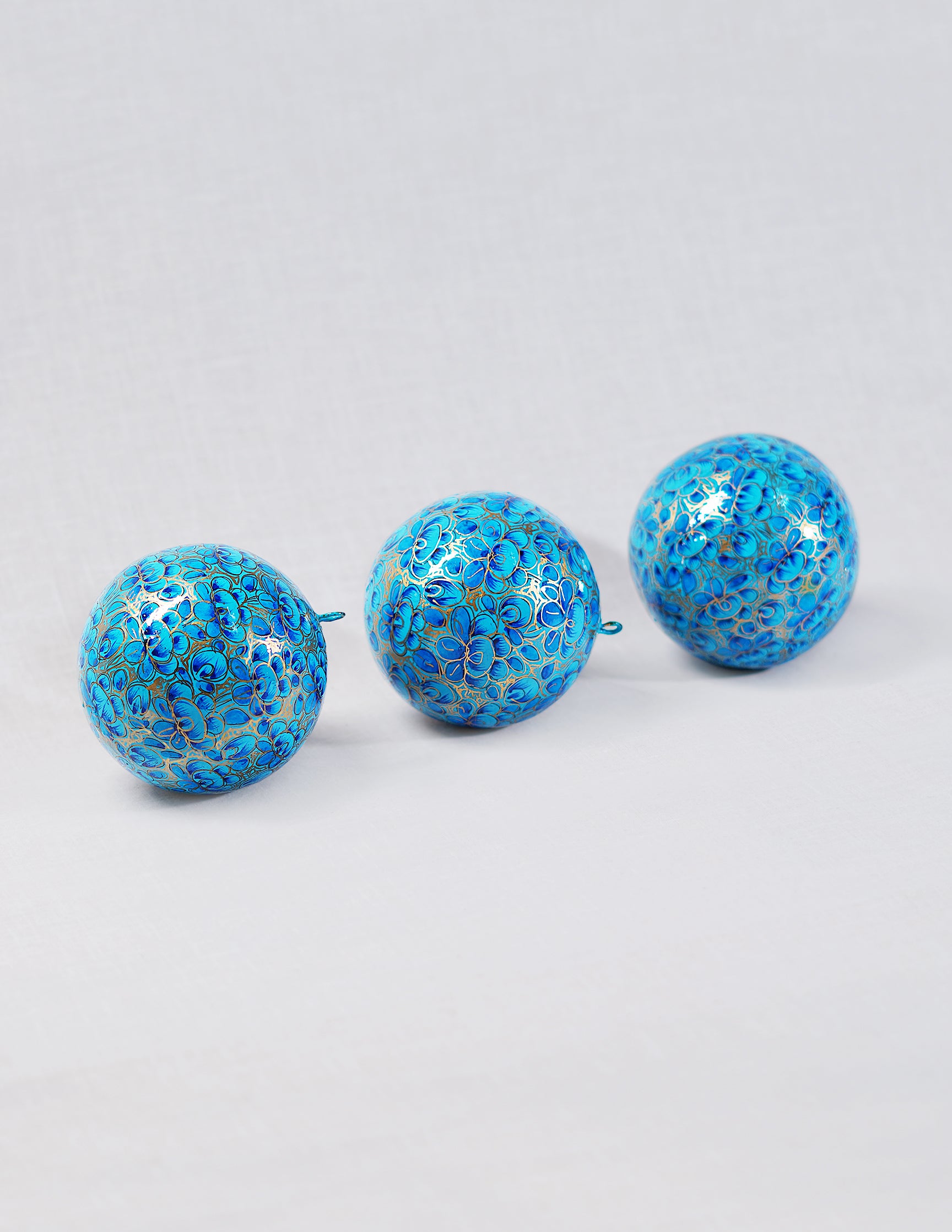 Handmade Kashmir Papier-Mâché Balls (Set of 3) — Hand-Painted Design | Ø 7 cm each (set of 3)