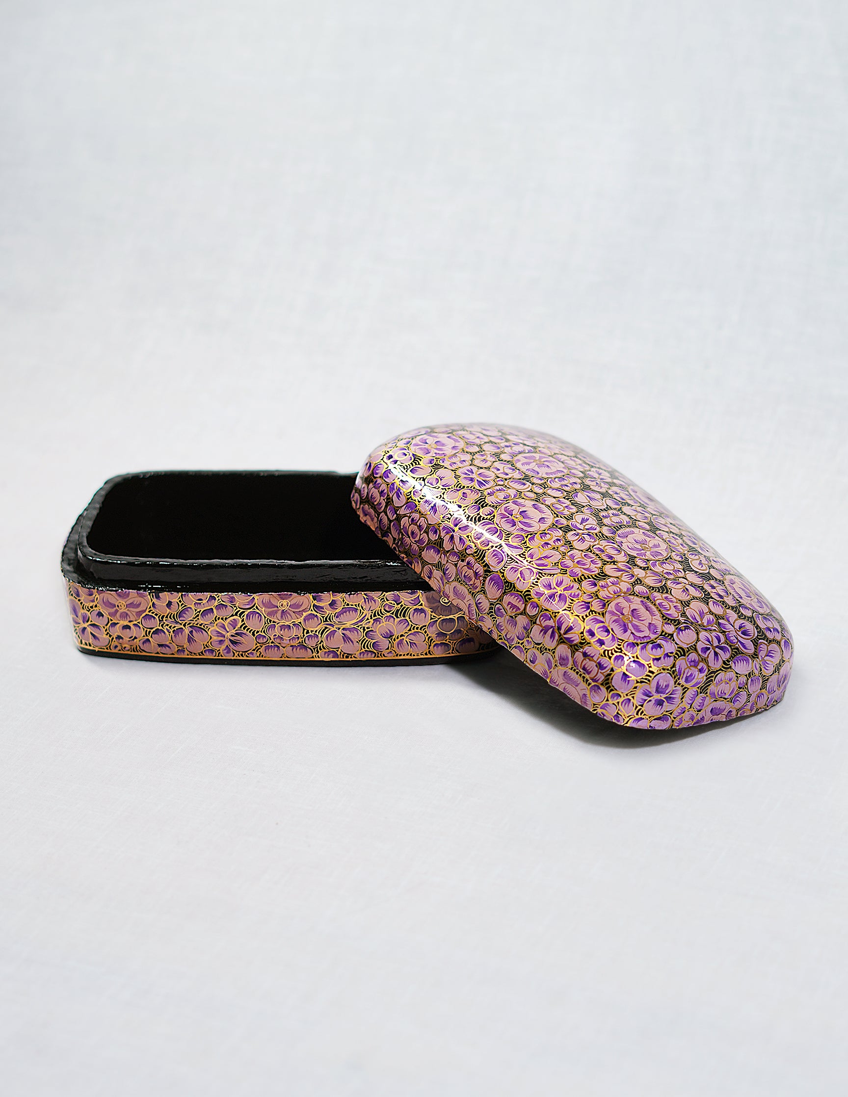 Handmade Kashmir Papier-Mâché Trinket Box — Hand-Painted Design | 10.5 cm (L) × 17.5 cm (B) × 6 cm (H)