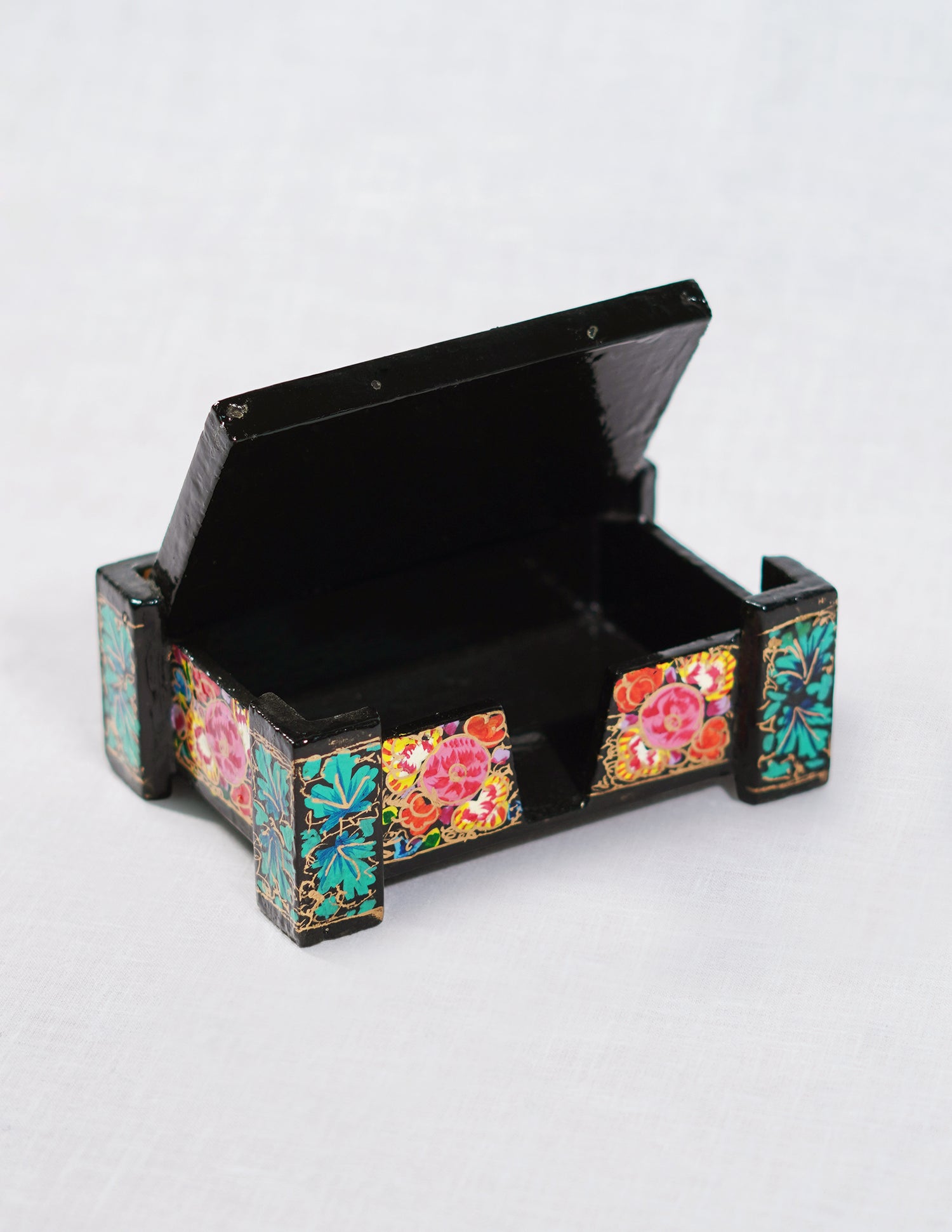 Handmade Kashmir Papier-Mâché Card Box — Hand-Painted Design | 8 cm (L) × 11.5 cm (B) × 4.25 cm (H)