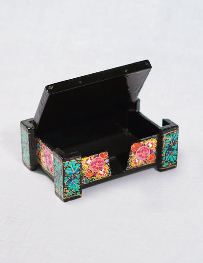 Handmade Kashmir Papier-Mâché Card Box — Hand-Painted Design | 8 cm (L) × 11.5 cm (B) × 4.25 cm (H)