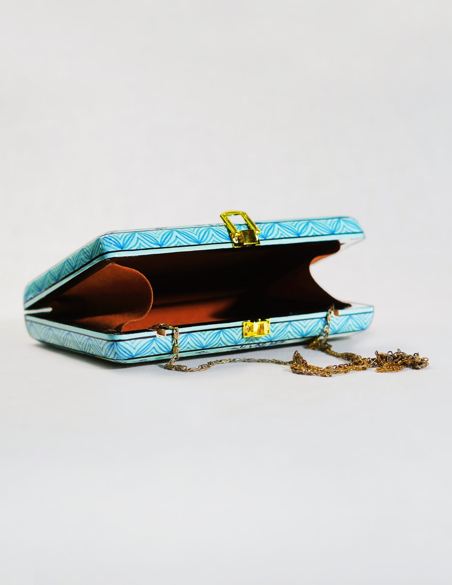 Handmade Kashmir Papier-Mâché Rectangular Clutch — Hand-Painted Design | 12.5 cm (L) × 20 cm (B) × 3.5 cm (H)