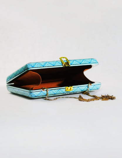 Handmade Kashmir Papier-Mâché Rectangular Clutch — Hand-Painted Design | 12.5 cm (L) × 20 cm (B) × 3.5 cm (H)