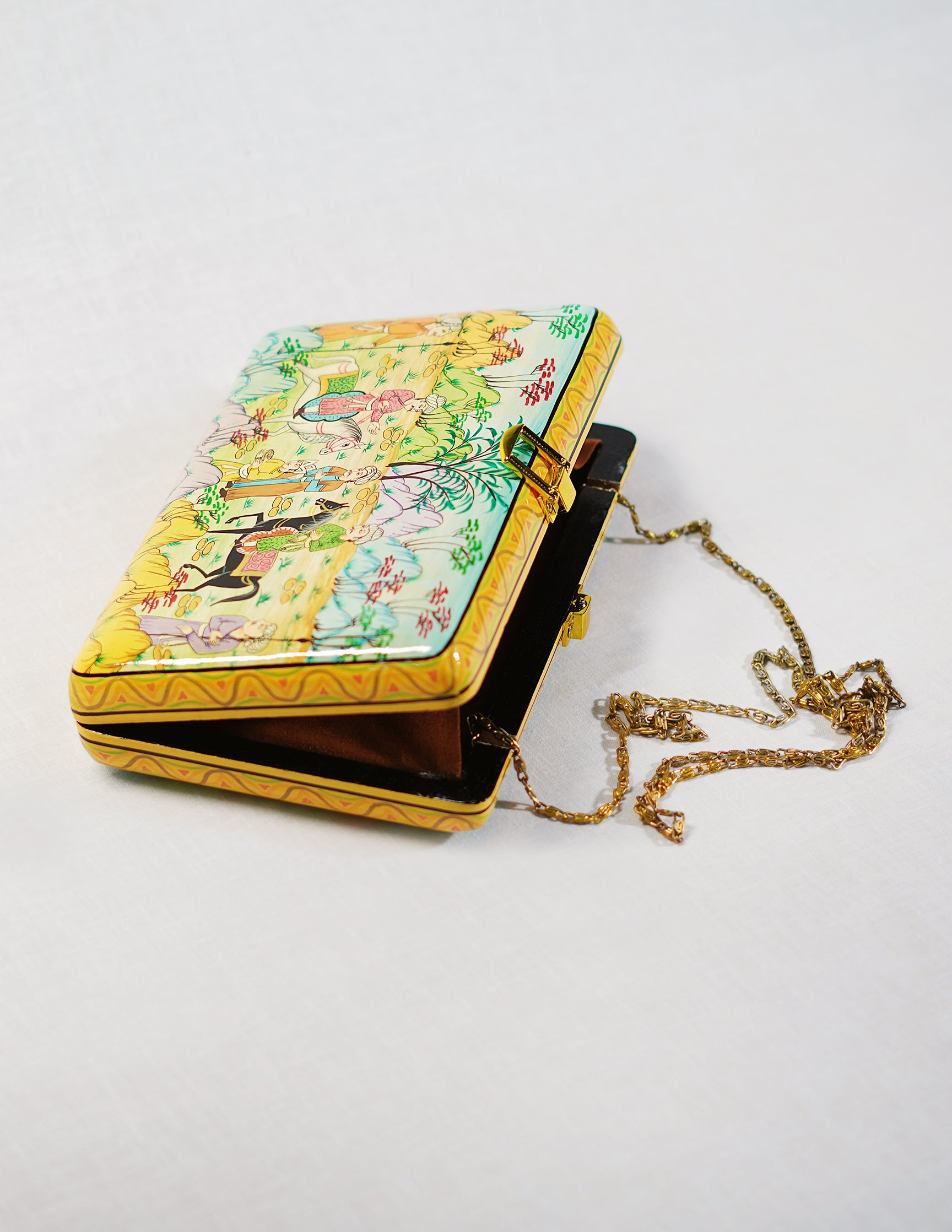 Handmade Kashmir Papier-Mâché Rectangular Clutch — Hand-Painted Design | 12.5 cm (L) × 20 cm (B) × 3.5 cm (H)