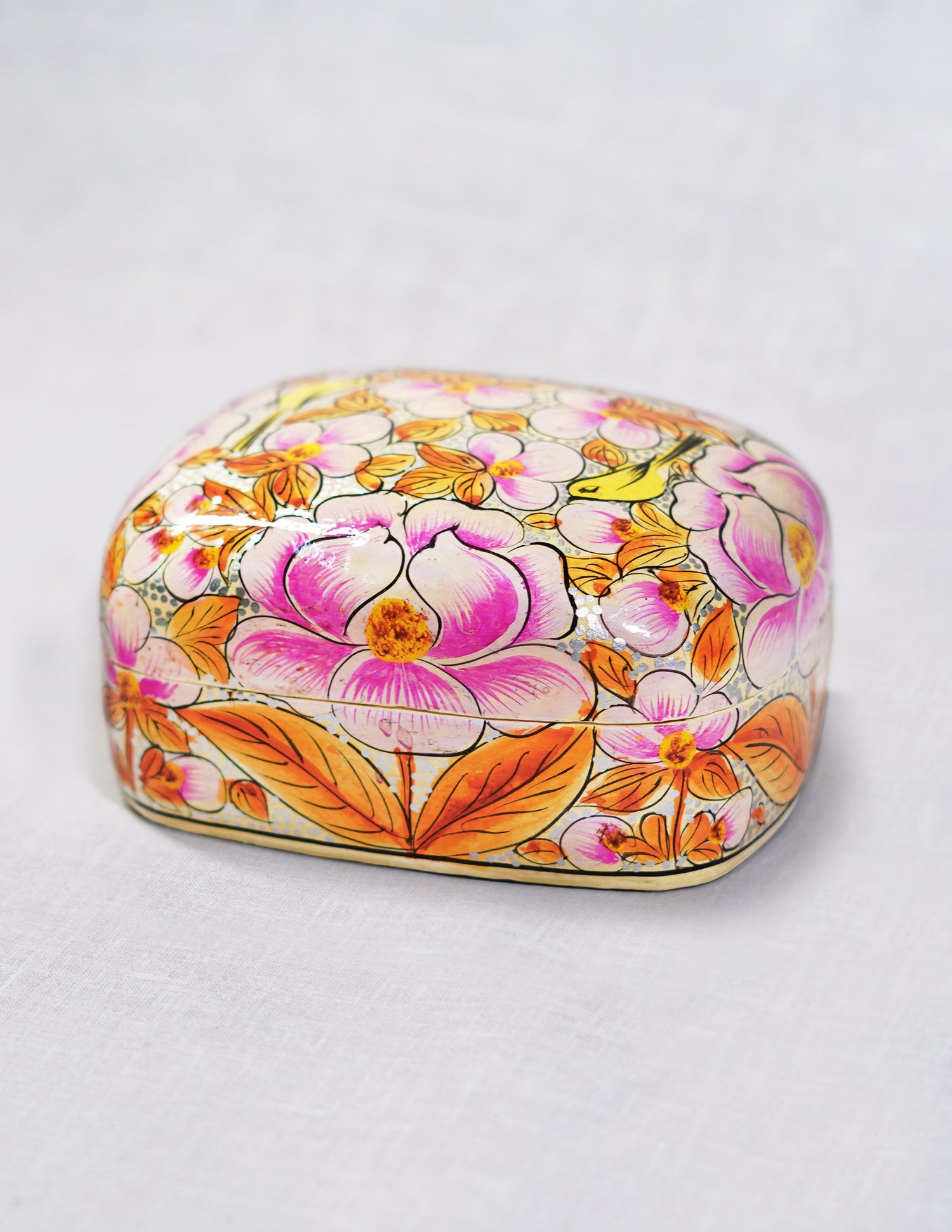 Handmade Kashmir Papier-Mâché Trinket Box — Hand-Painted Design | 9.25 cm (L) × 12 cm (B) × 5.5 cm (H)