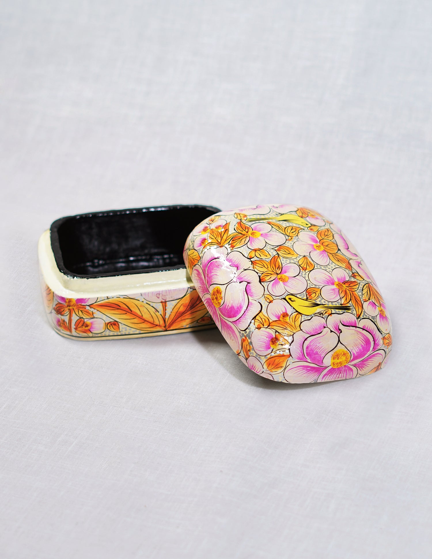 Handmade Kashmir Papier-Mâché Trinket Box — Hand-Painted Design | 9.25 cm (L) × 12 cm (B) × 5.5 cm (H)