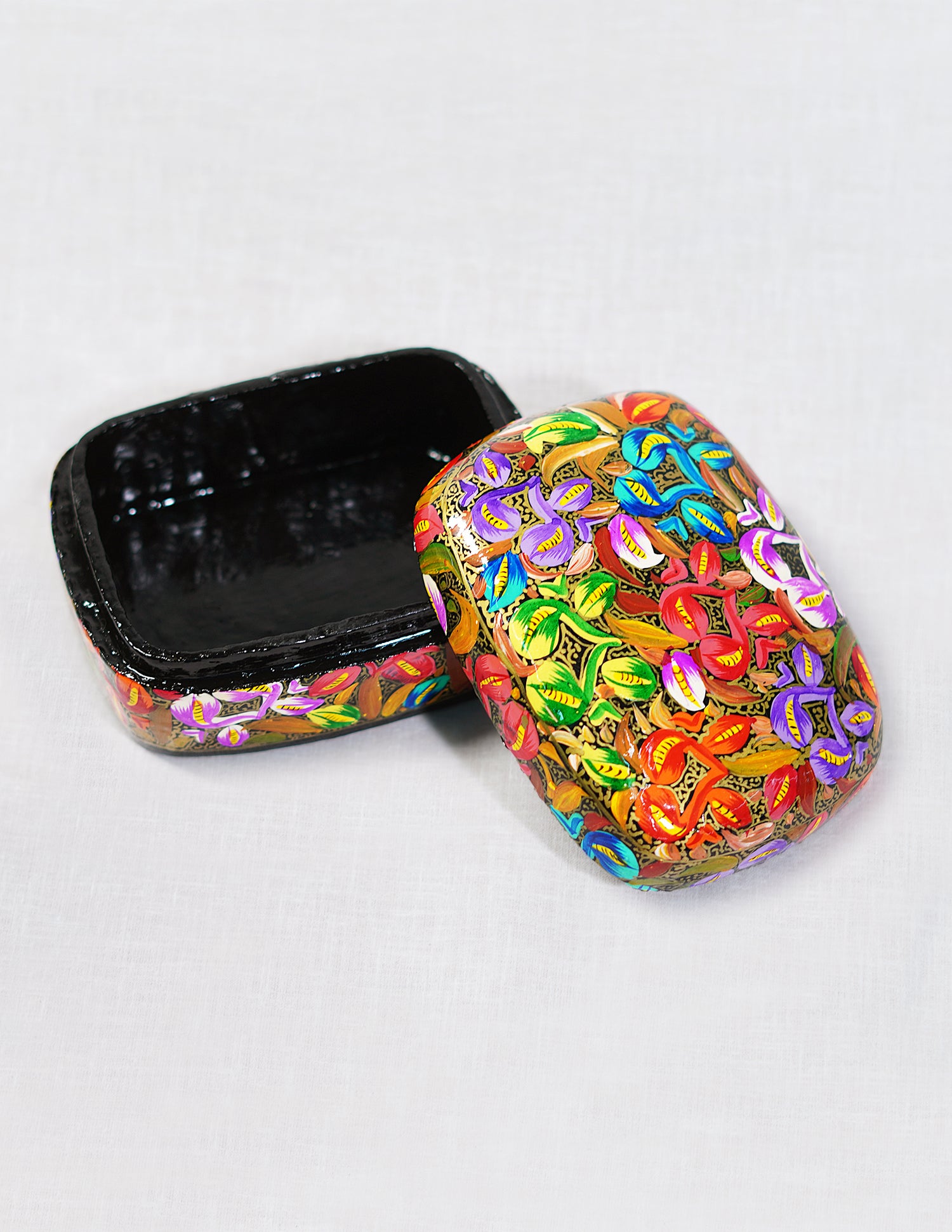 Handmade Kashmir Papier-Mâché Trinket Box — Hand-Painted Design | 9.25 cm (L) × 12 cm (B) × 5.5 cm (H)