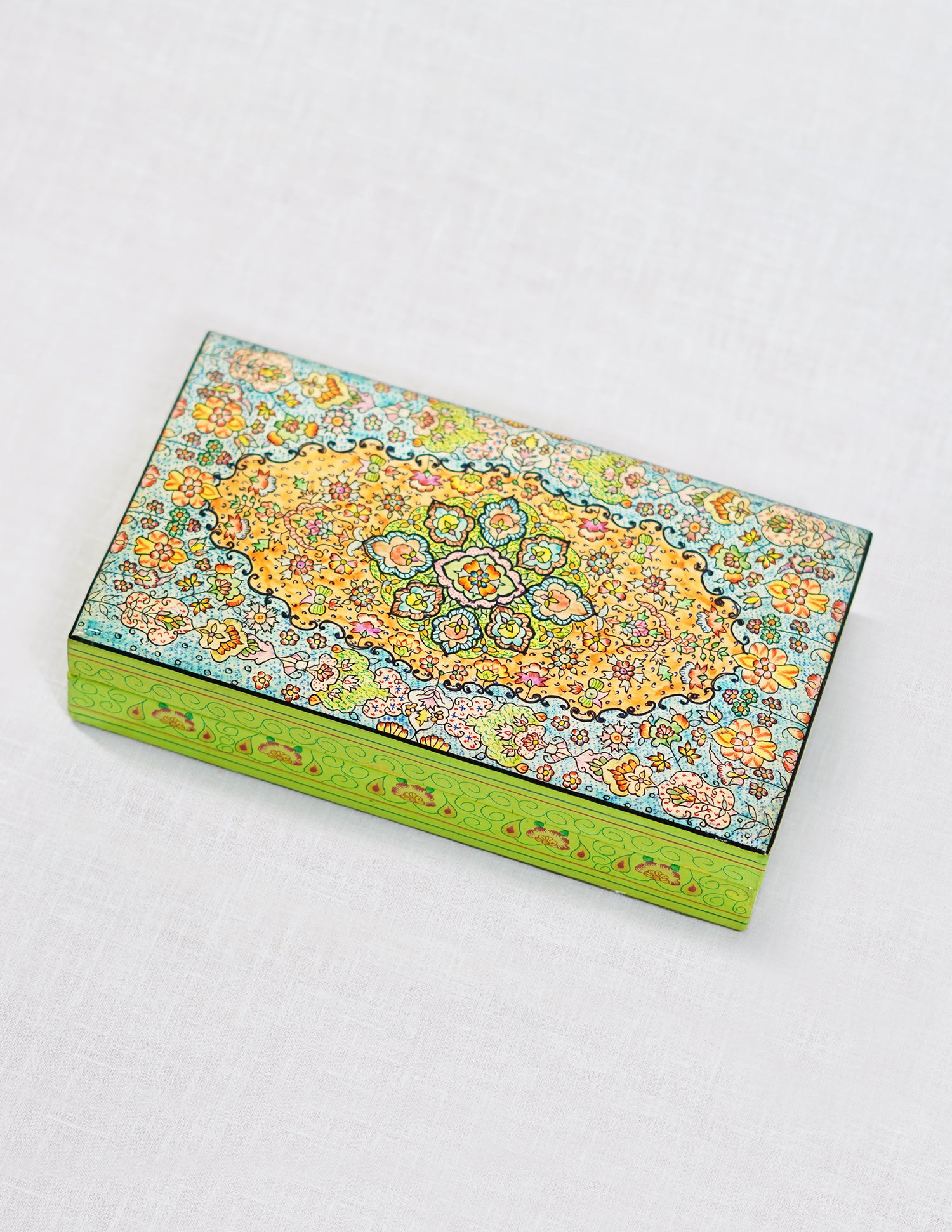 Handmade Kashmir Papier-Mâché Flat Box — Hand-Painted Design | 10 cm (L) × 17.5 cm (B) × 3.5 cm (H)