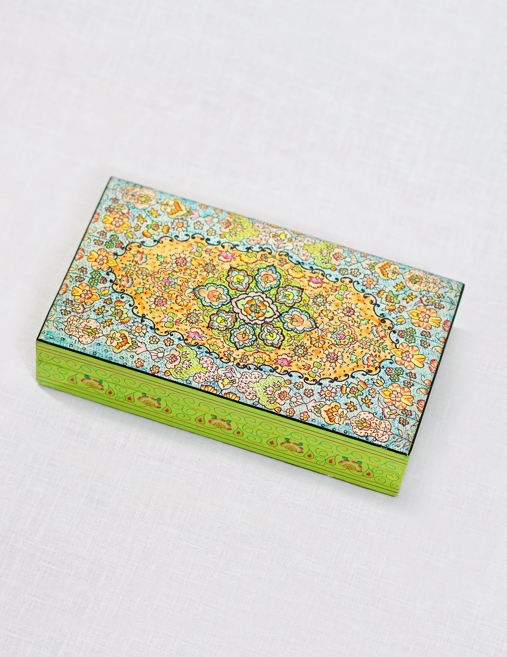 Handmade Kashmir Papier-Mâché Flat Box — Hand-Painted Design | 10 cm (L) × 17.5 cm (B) × 3.5 cm (H)