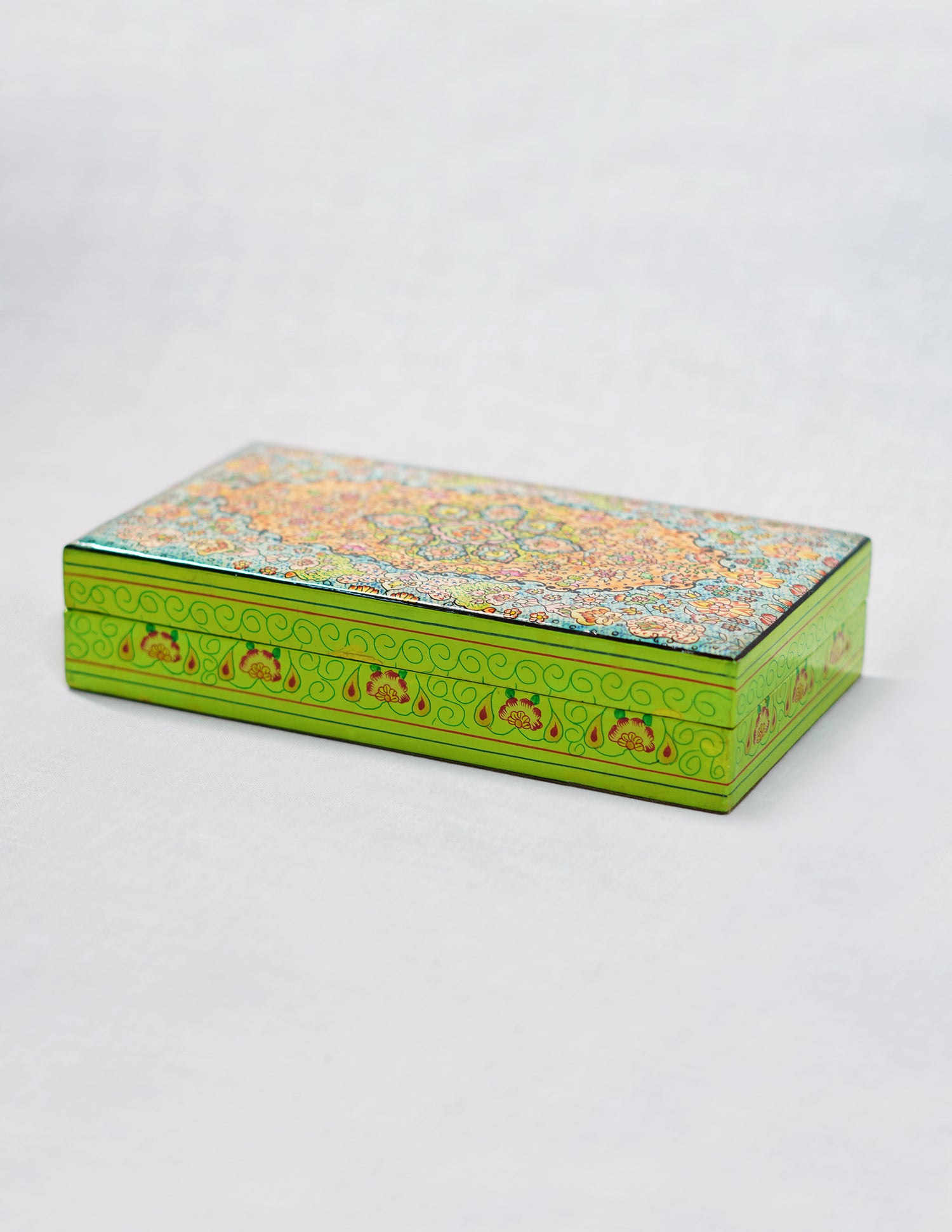 Handmade Kashmir Papier-Mâché Flat Box — Hand-Painted Design | 10 cm (L) × 17.5 cm (B) × 3.5 cm (H)