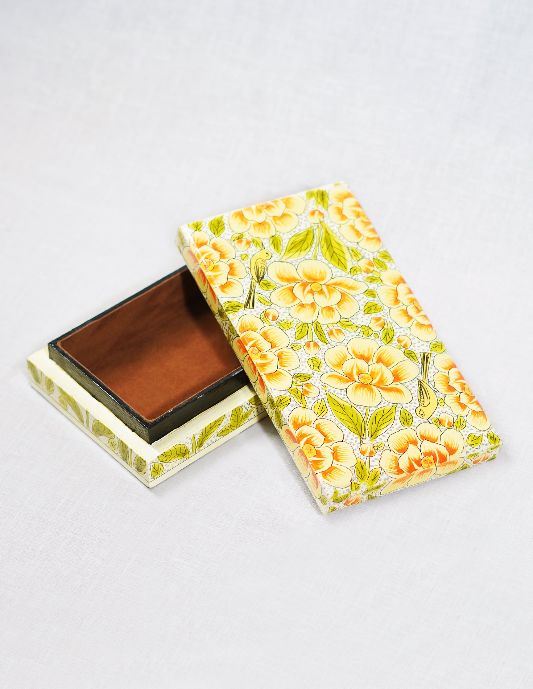 Handmade Kashmir Papier-Mâché Flat Box — Hand-Painted Design | 10 cm (L) × 17.5 cm (B) × 3.5 cm (H)