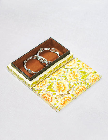 Handmade Kashmir Papier-Mâché Flat Box — Hand-Painted Design | 10 cm (L) × 17.5 cm (B) × 3.5 cm (H)