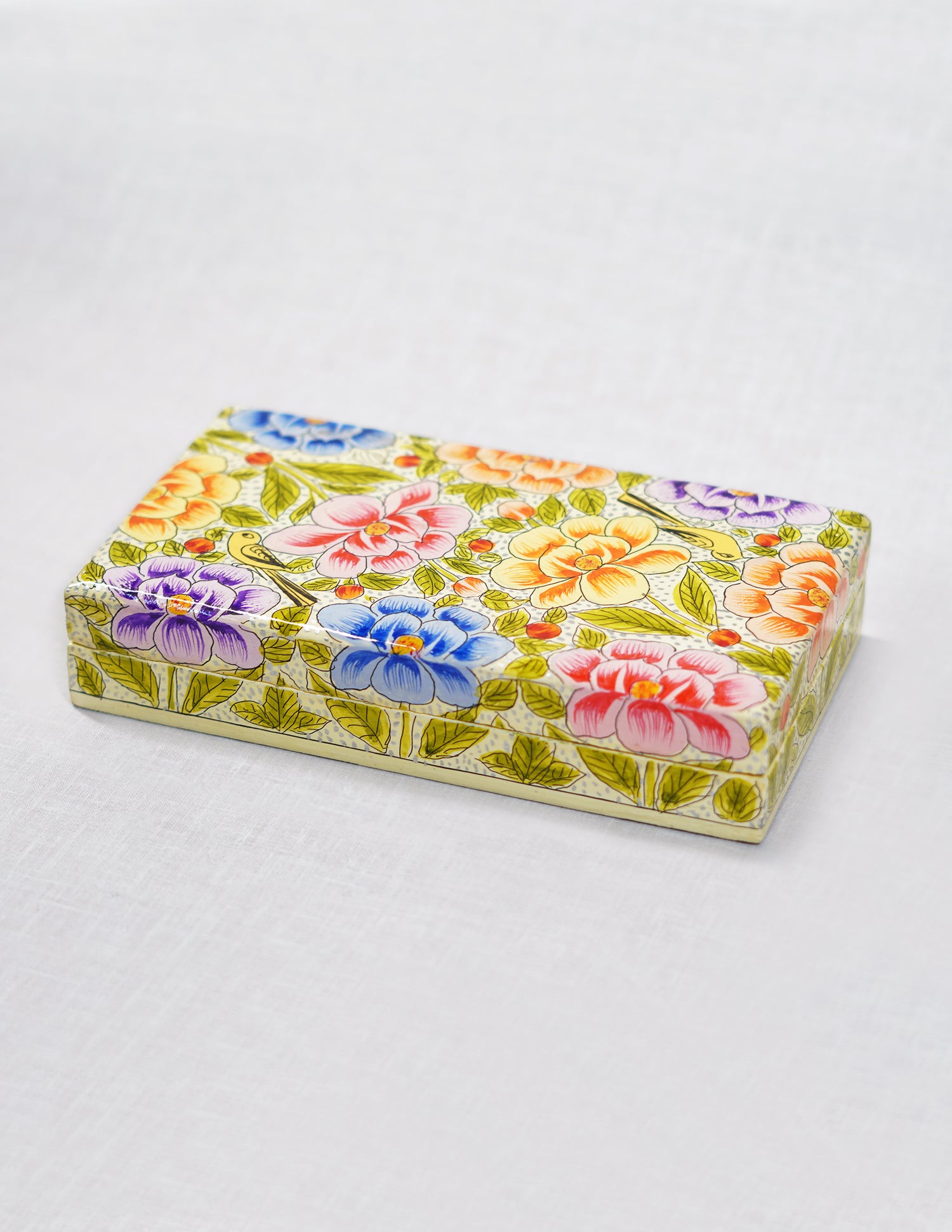 Handmade Kashmir Papier-Mâché Flat Box — Hand-Painted Design | 10 cm (L) × 17.5 cm (B) × 3.5 cm (H)