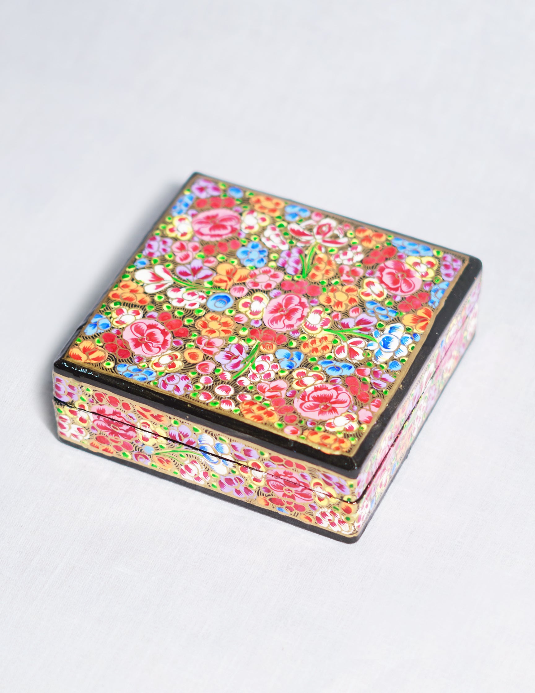 Handmade Kashmir Papier-Mâché Coaster Set — Hand-Painted Design | 11 cm (L) × 11 cm (B) × 3.5 cm (H)
