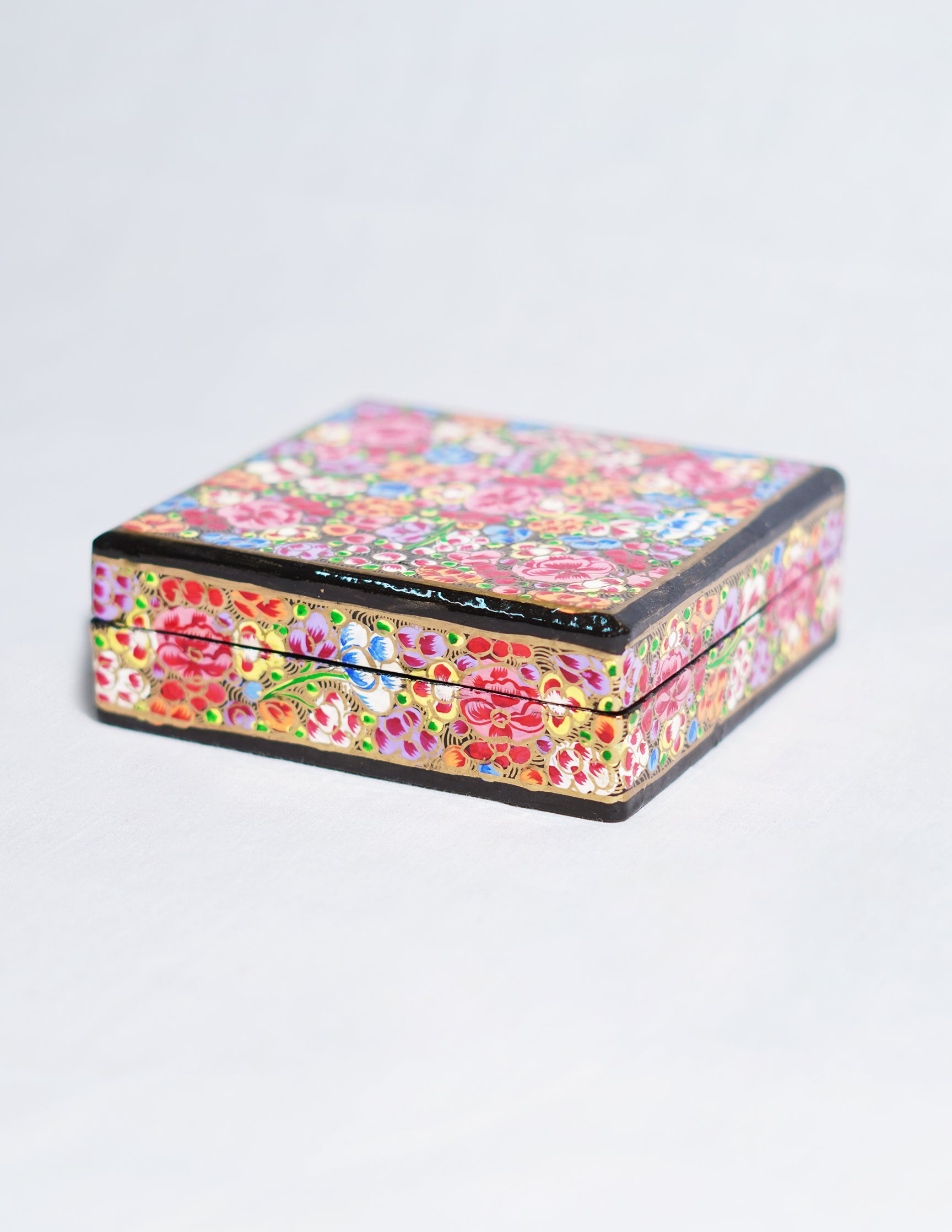 Handmade Kashmir Papier-Mâché Coaster Set — Hand-Painted Design | 11 cm (L) × 11 cm (B) × 3.5 cm (H)