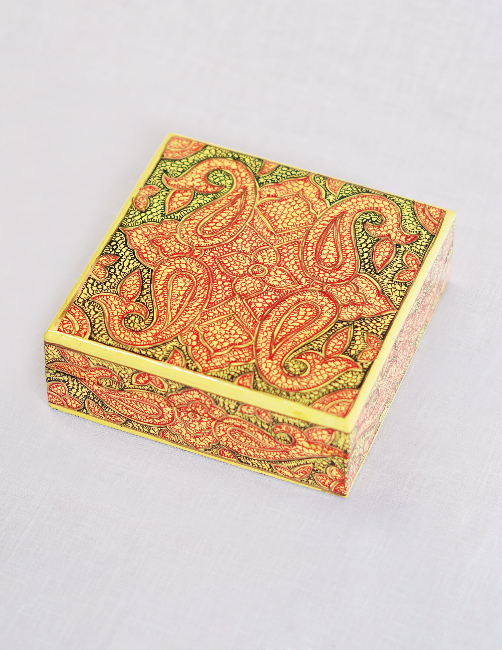Handmade Kashmir Papier-Mâché Coaster Set — Hand-Painted Design | 11 cm (L) × 11 cm (B) × 3.5 cm (H)